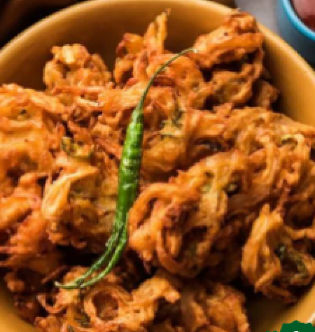 INDIAN VEGETABLE FRITTERS (PAKORA)