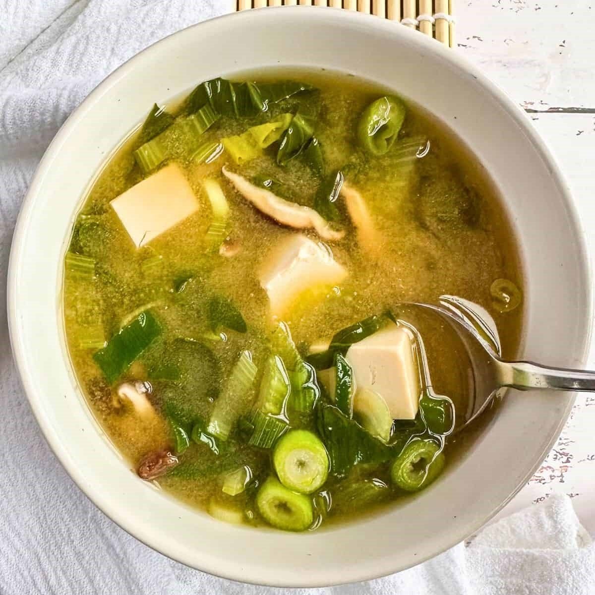 20 Minute Easy Vegan Miso Soup