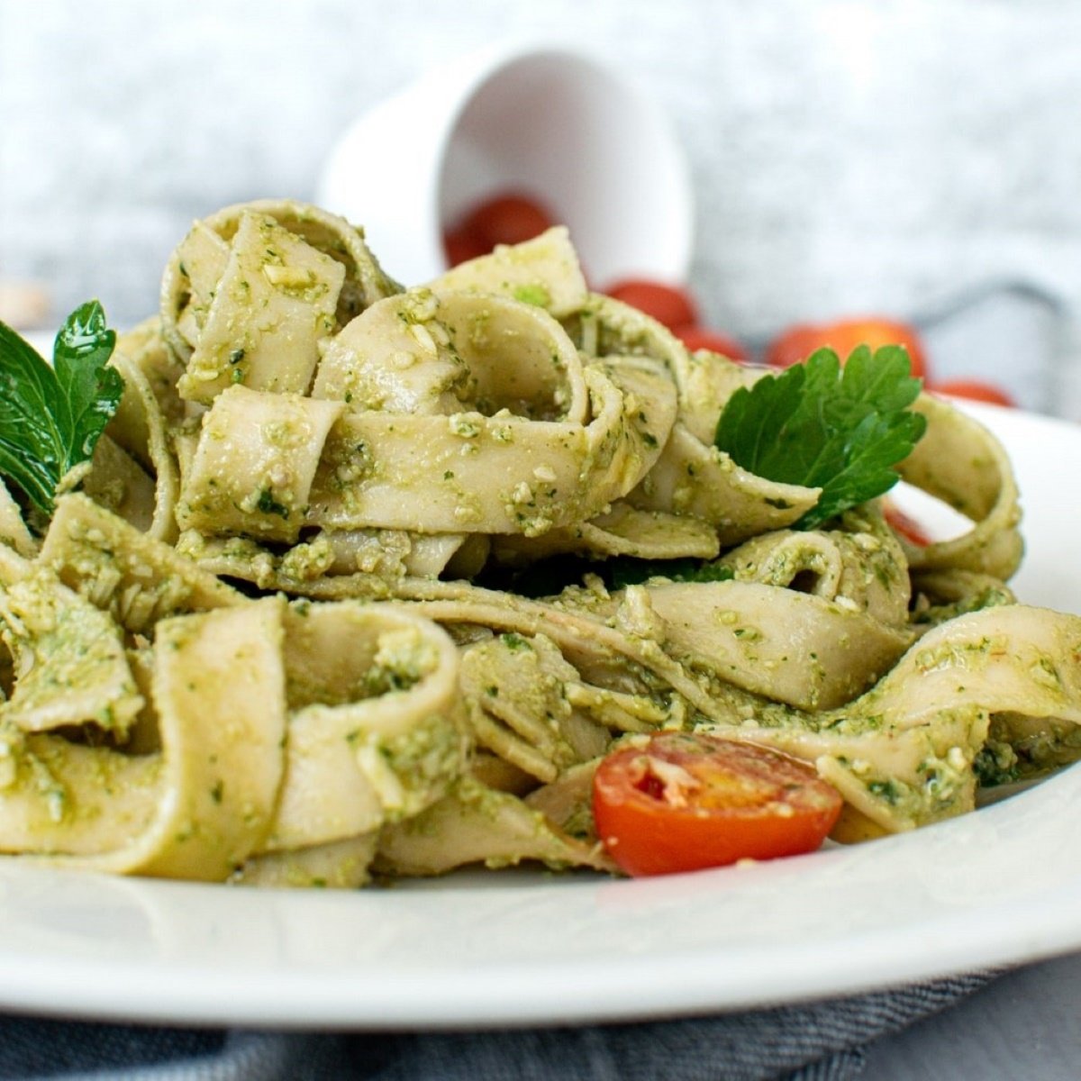 Creamy Avocado Spinach Pasta A Quick Amp Easy Vegan Recipe Momswhosavecom