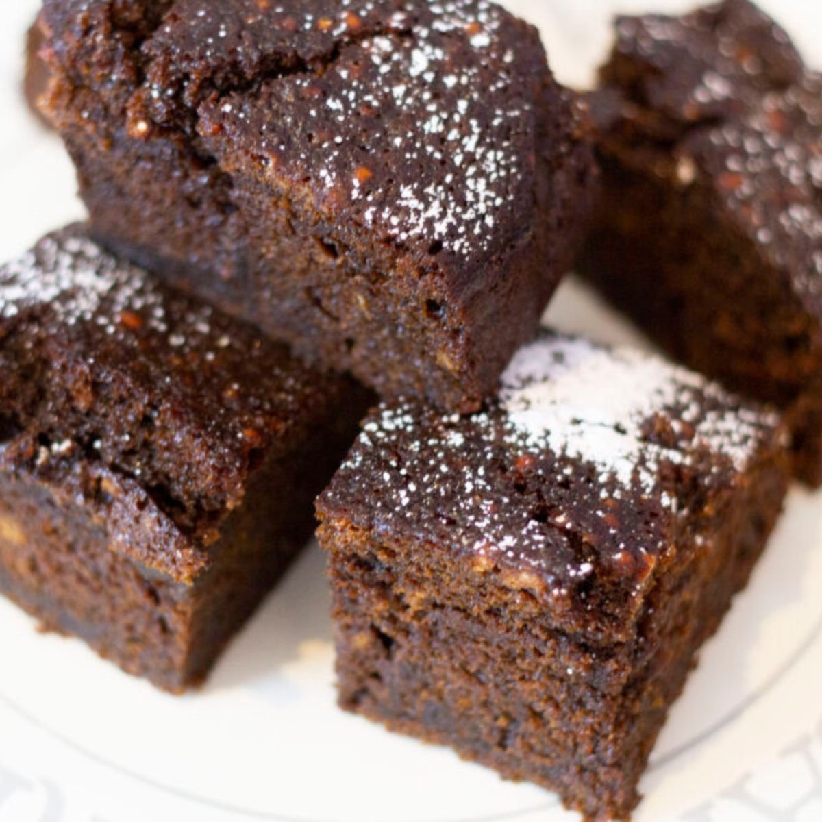 Easy Sticky Vegan Gingerbread Cake Recipe