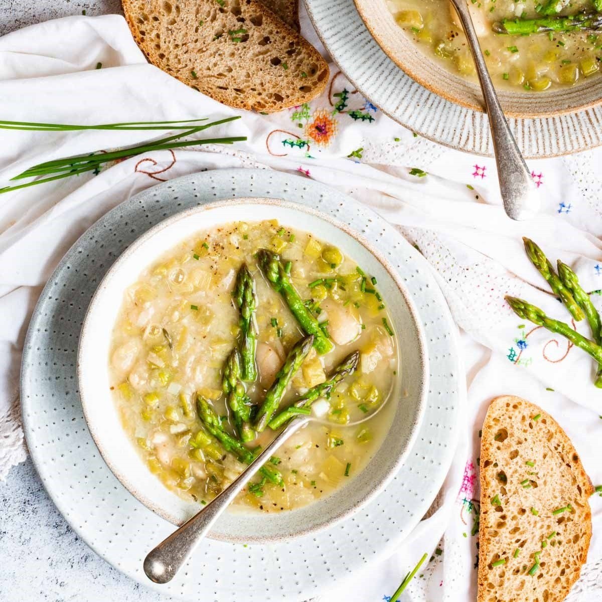 Vegan Asparagus White Bean Soup Without Cream